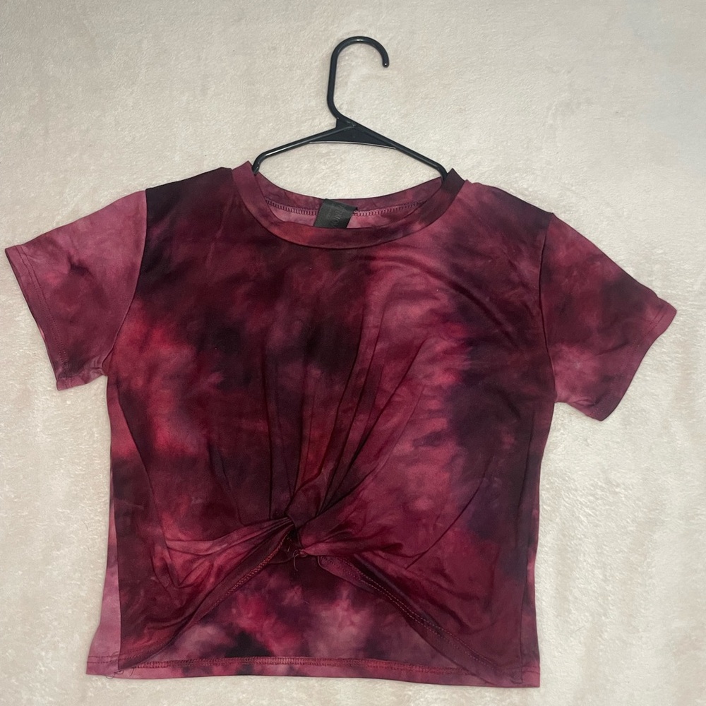 Tie-Dye Knot Front Women's crop top- burgundy